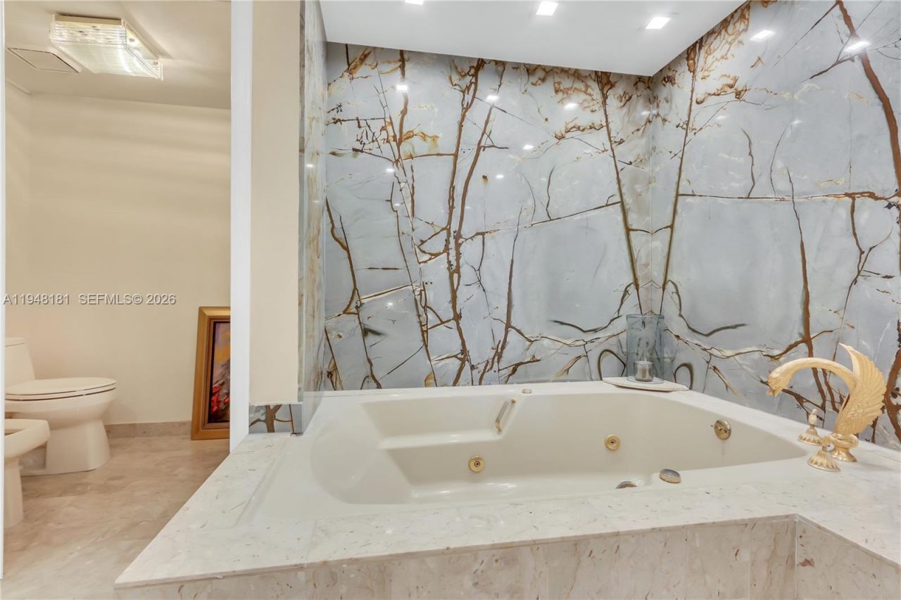 11113 Biscayne Blvd, Unit PH8, Miami, FL 33181 Photo