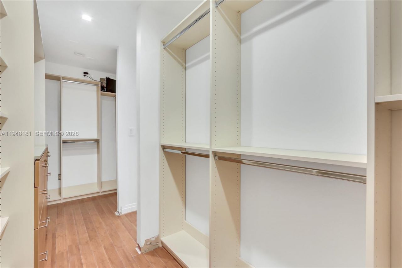 11113 Biscayne Blvd, Unit PH8, Miami, FL 33181 Photo