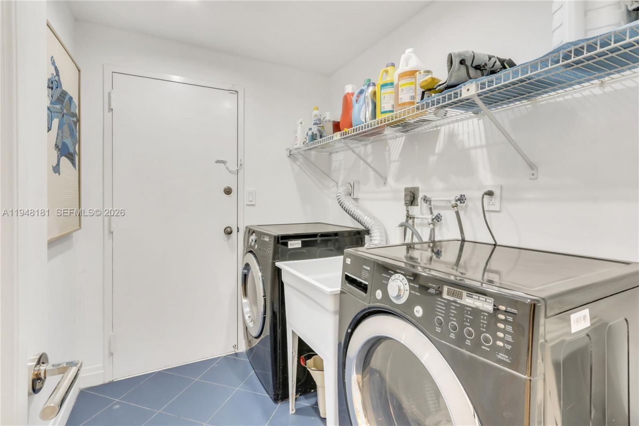 11113 Biscayne Blvd, Unit PH8, Miami, FL 33181 Photo