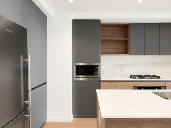 363 Tyee Rd , Unit 207, Victoria, BC V9A 0B5