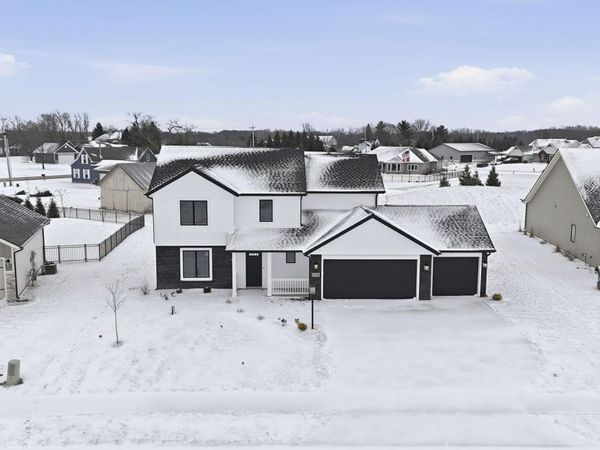 18738 Eisley Cove, Auburn, IN 46706
