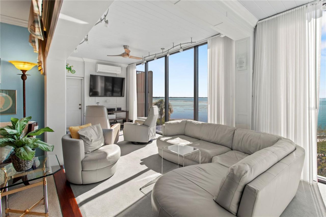 4565 Bay Club Drive, Unit 27, Bradenton, FL 34210 Photo