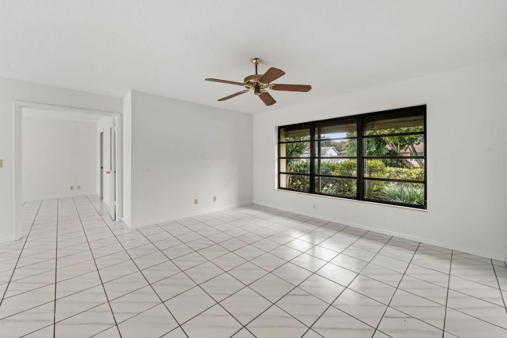 256 Sandpiper Avenue, Royal Palm Beach, FL 33411 Photo