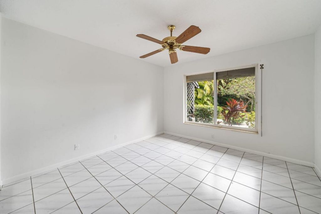 256 Sandpiper Avenue, Royal Palm Beach, FL 33411 Photo