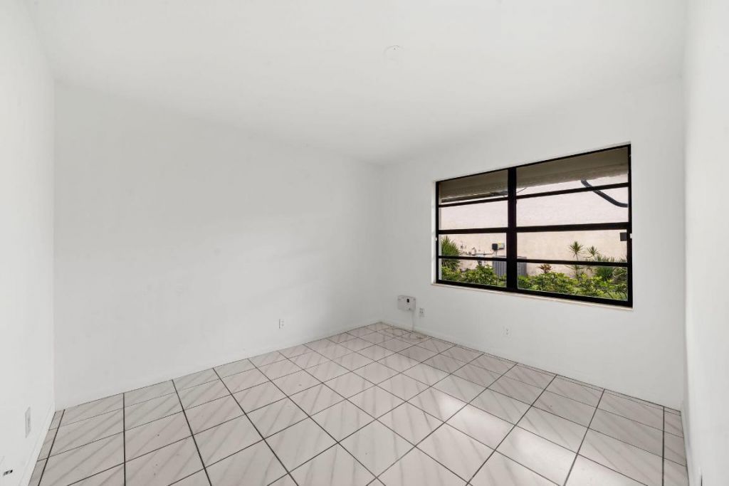 256 Sandpiper Avenue, Royal Palm Beach, FL 33411 Photo