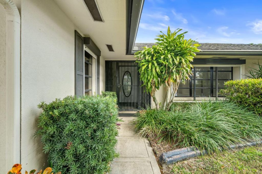 256 Sandpiper Avenue, Royal Palm Beach, FL 33411 Photo