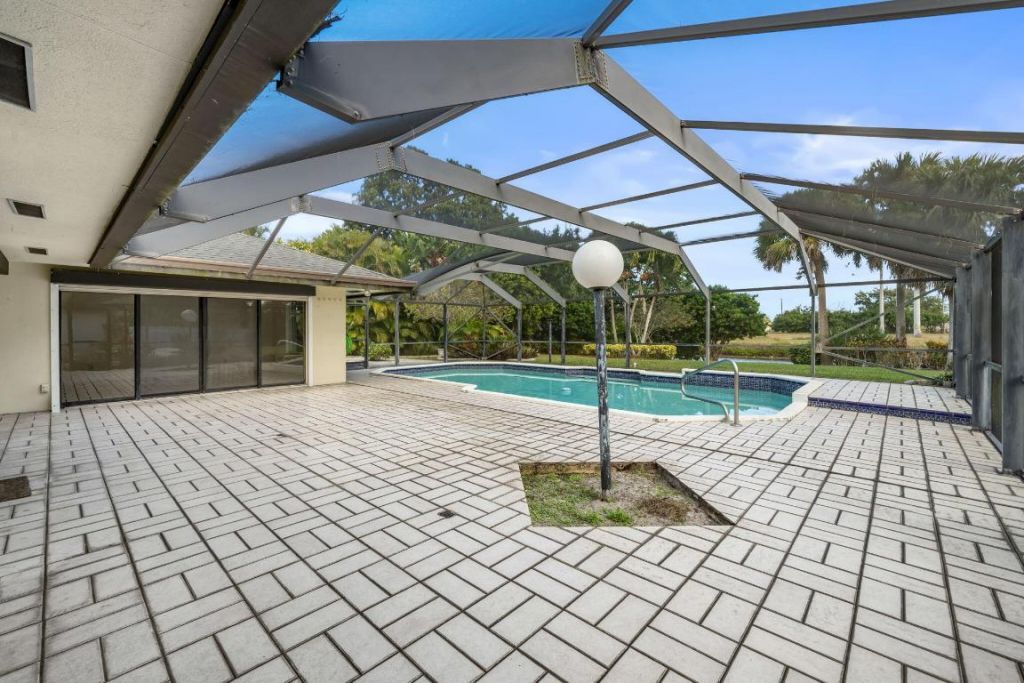 256 Sandpiper Avenue, Royal Palm Beach, FL 33411 Photo