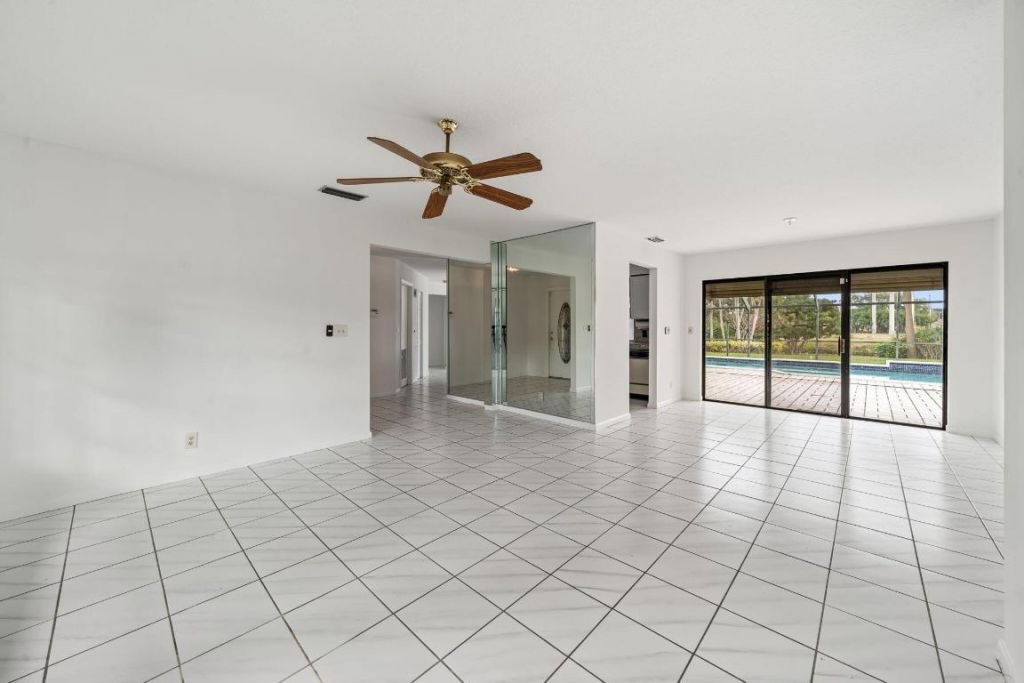 256 Sandpiper Avenue, Royal Palm Beach, FL 33411 Photo