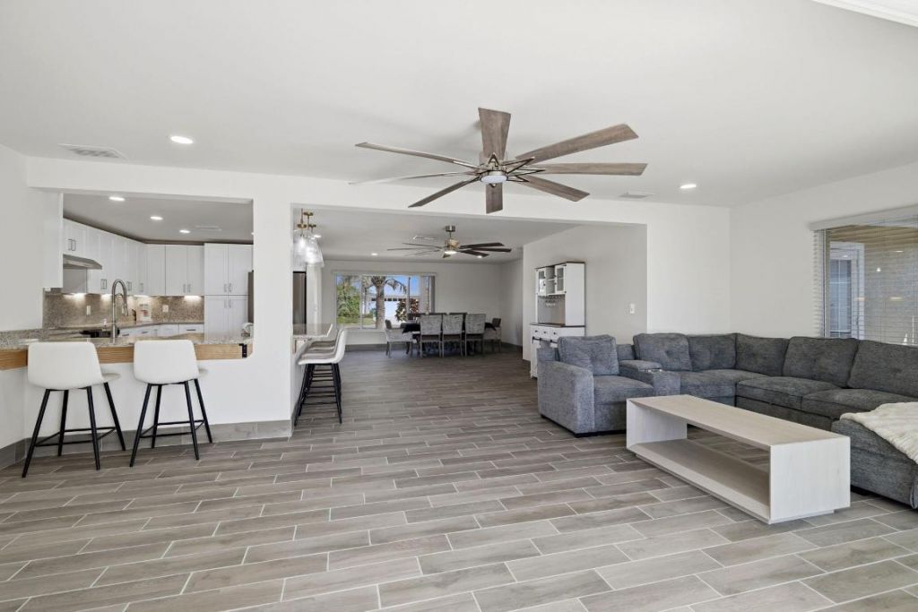 1636 SE 39th Street, Cape Coral, FL 33904 Photo