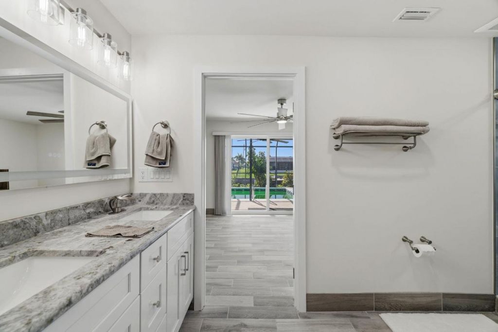 1636 SE 39th Street, Cape Coral, FL 33904 Photo