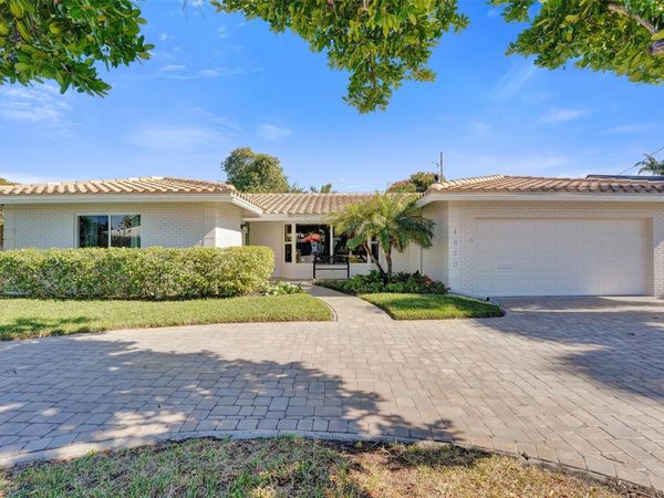 4820 NE 27 Avenue, Fort Lauderdale, FL 33308