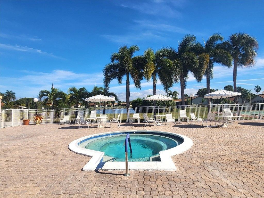 1572 SW 23rd Terrace, Deerfield Beach, FL 33442 Photo