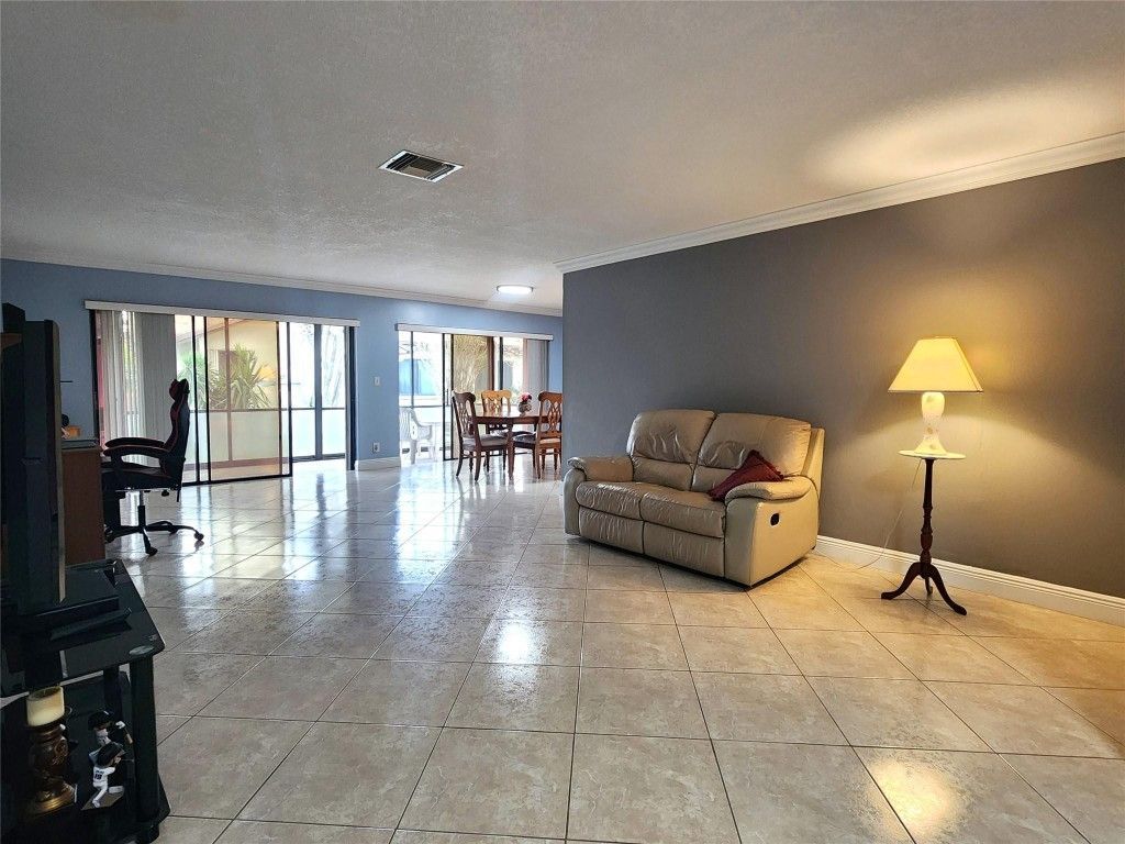 1572 SW 23rd Terrace, Deerfield Beach, FL 33442 Photo