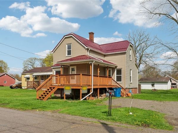 14 Elm St, Bessemer, PA 16112