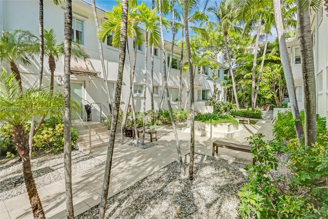 741 6th St, Unit 202-W, Miami Beach, FL 33139 Photo