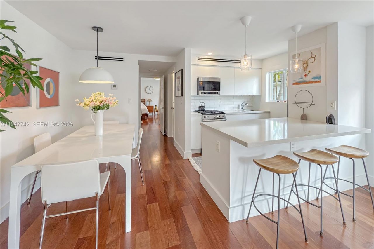 741 6th St, Unit 202-W, Miami Beach, FL 33139 Photo