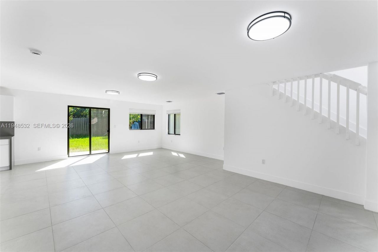 1568 NW 68th St, Miami, FL 33147 Photo