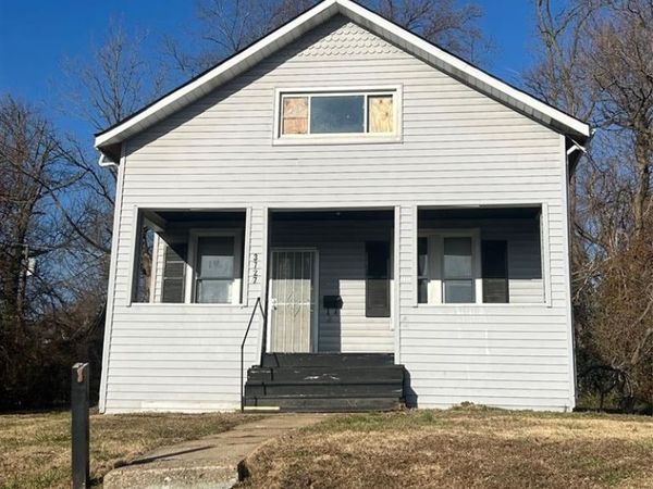 3727 Salome Avenue, Pine Lawn, MO 63121