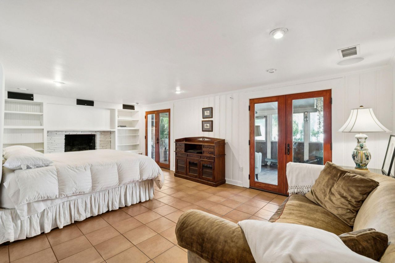 2014 Ion Avenue Photo 22