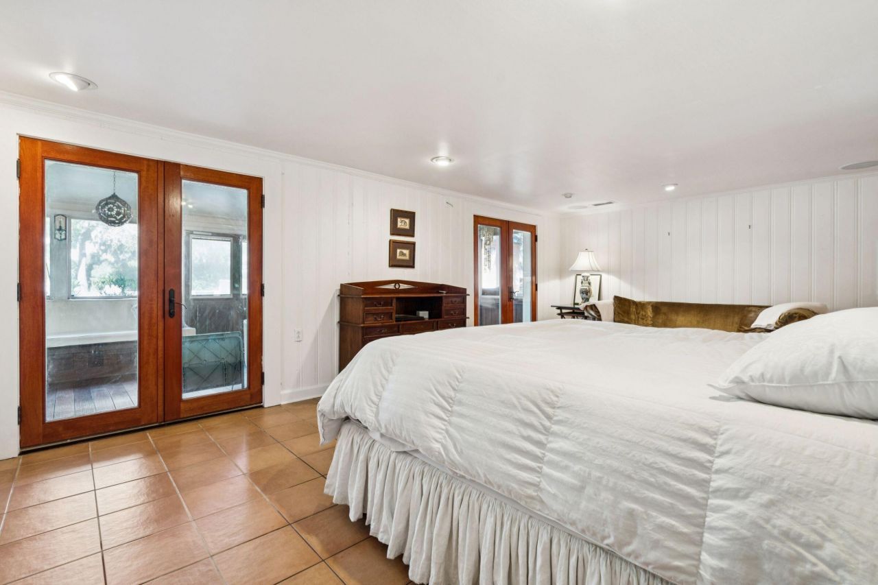 2014 Ion Avenue Photo 24