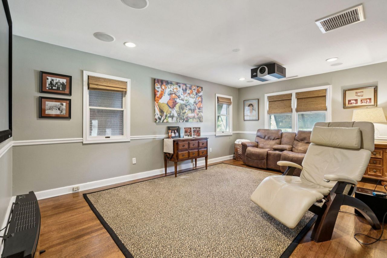 2014 Ion Avenue Photo 27