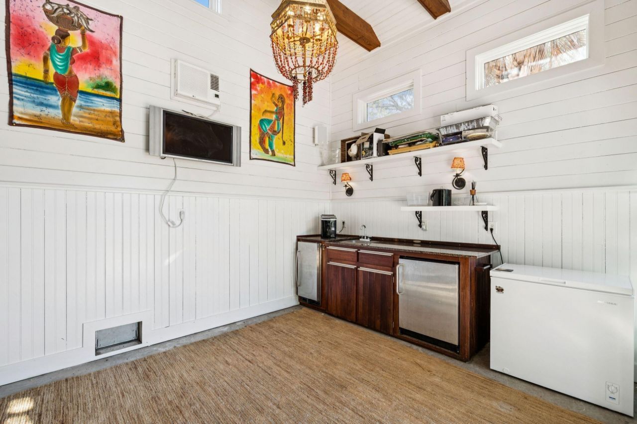 2014 Ion Avenue Photo 31