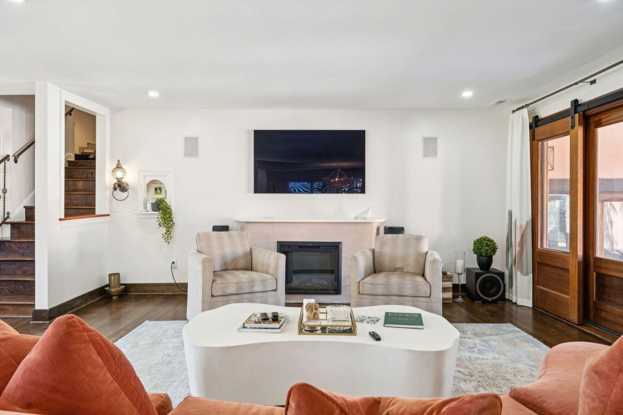 2014 Ion Avenue Photo 7