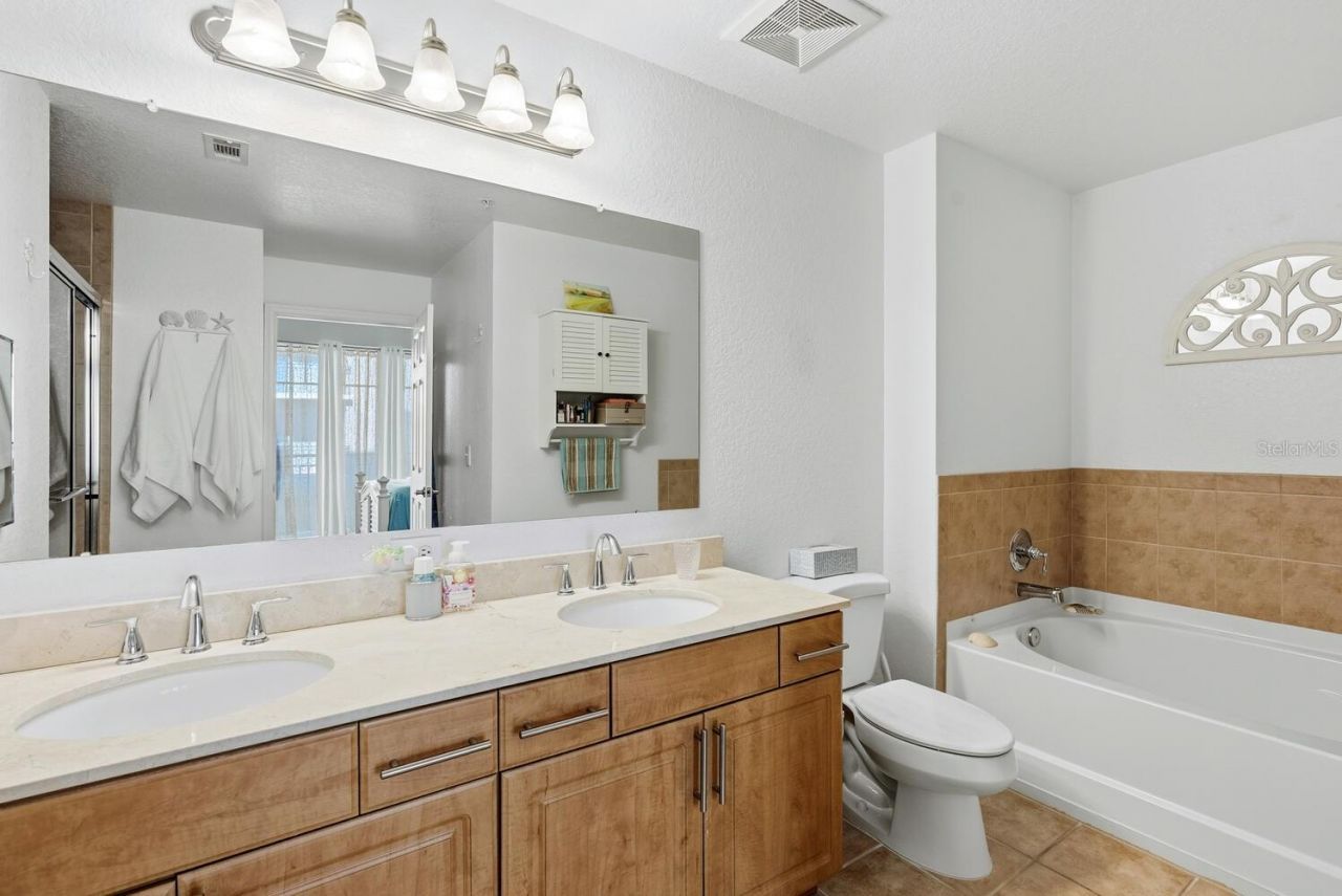 1064 N Tamiami Trail, Unit 1206, Sarasota, FL 34236 Photo