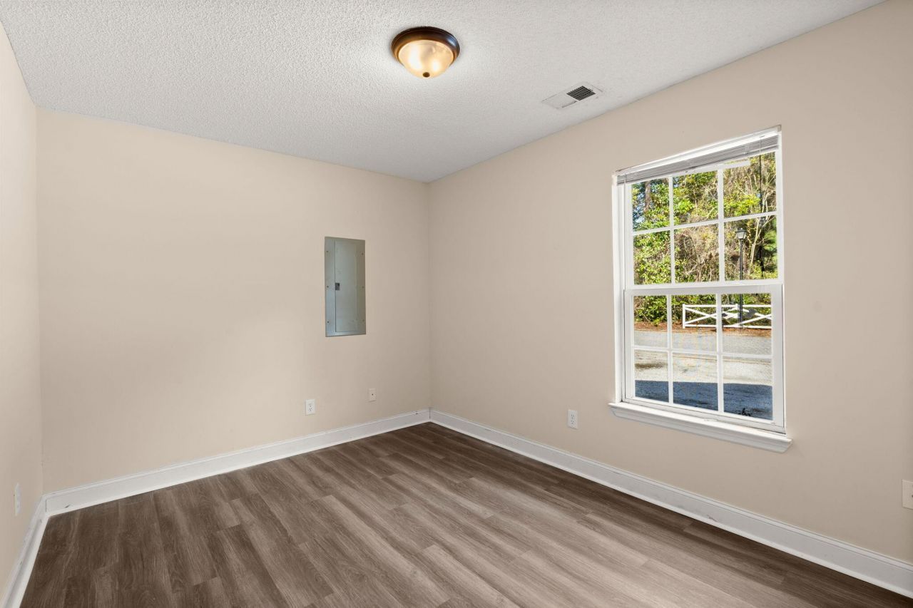 8 Laurel Leaf Lane Photo 10