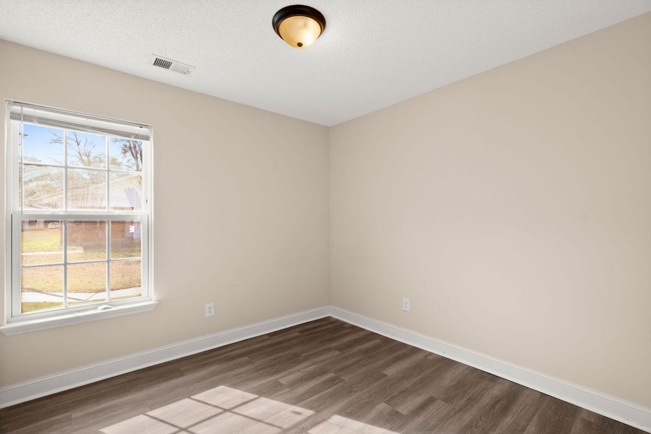 8 Laurel Leaf Lane Photo 12