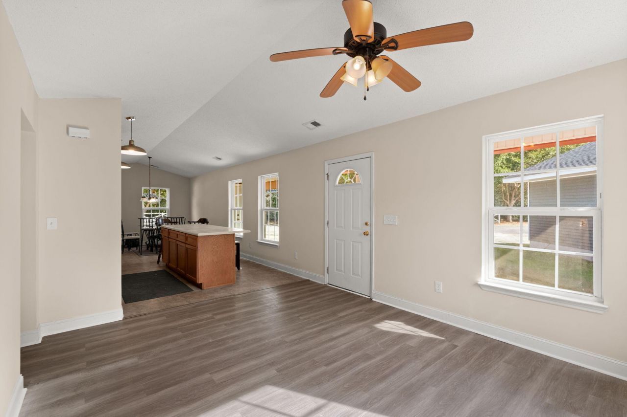 8 Laurel Leaf Lane Photo 6