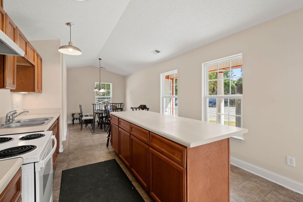 8 Laurel Leaf Lane Photo 7