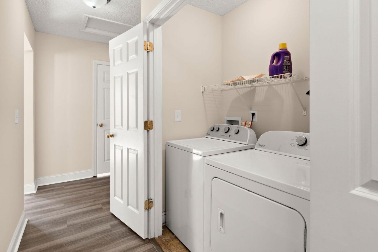 8 Laurel Leaf Lane Photo 9