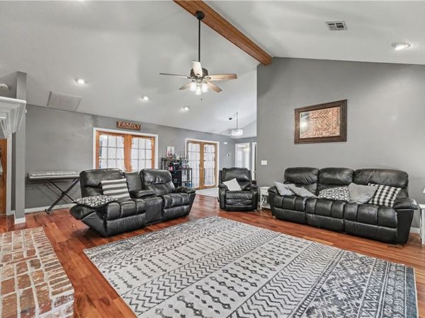 910 Raintree Court , Siloam Springs, AR 72761