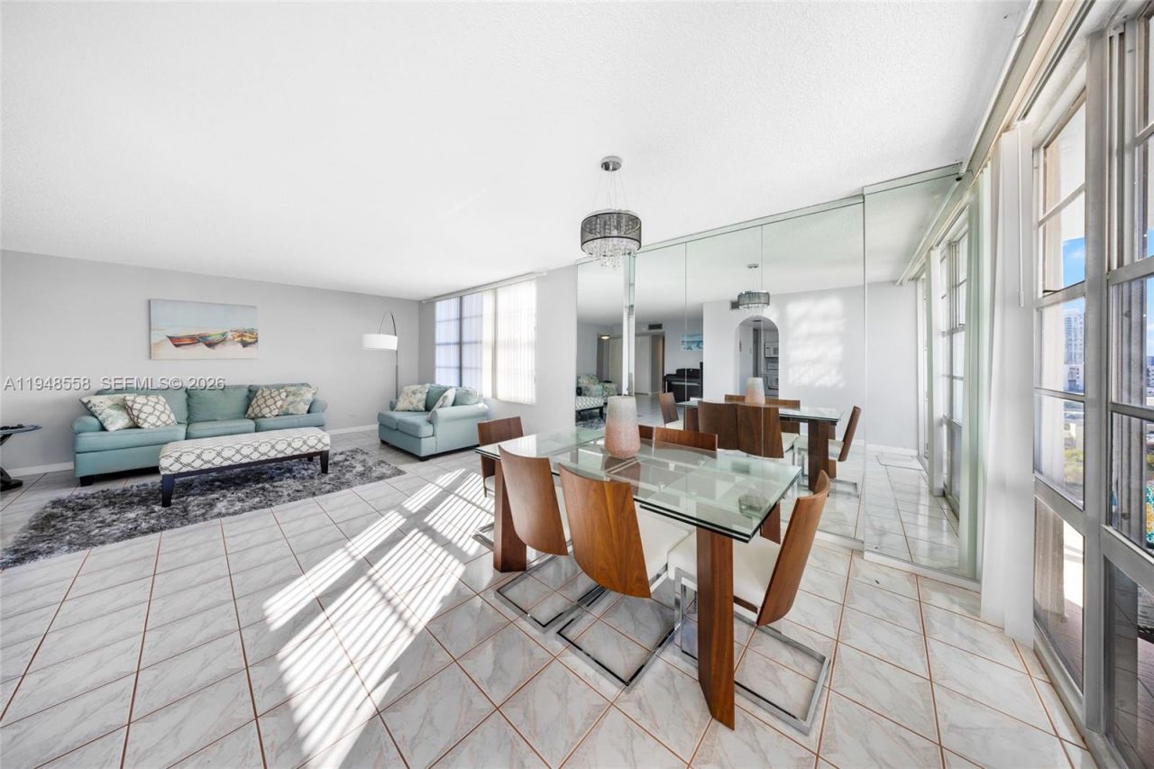 230 174th St, Unit 1218, Sunny Isles Beach, FL 33160 Photo