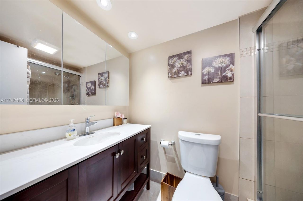 230 174th St, Unit 1218, Sunny Isles Beach, FL 33160 Photo