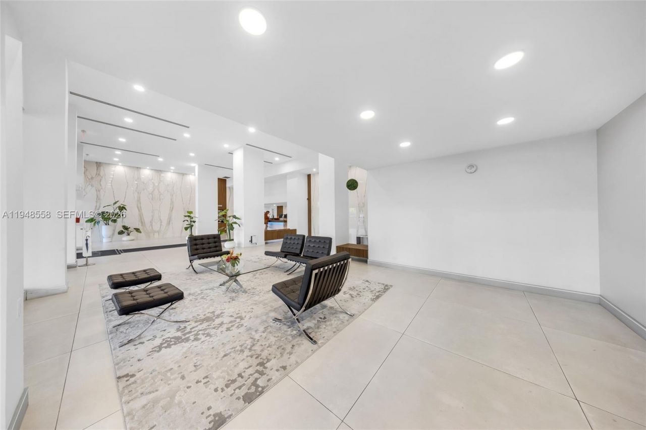 230 174th St, Unit 1218, Sunny Isles Beach, FL 33160 Photo