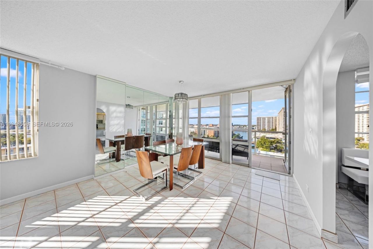 230 174th St, Unit 1218, Sunny Isles Beach, FL 33160 Photo