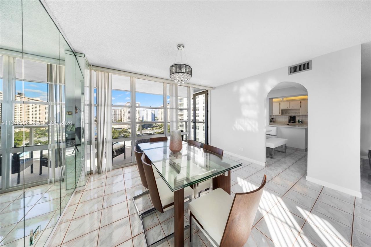 230 174th St, Unit 1218, Sunny Isles Beach, FL 33160 Photo