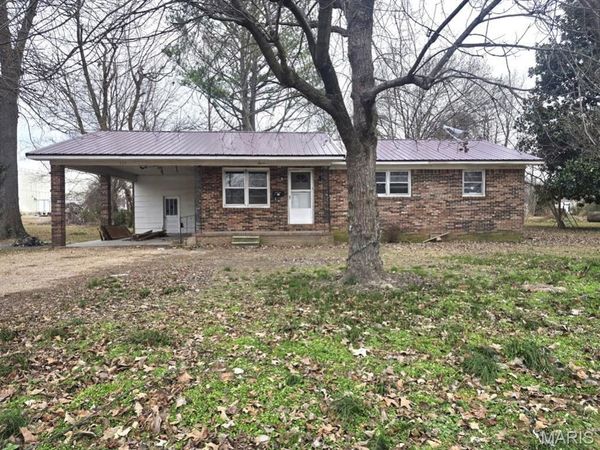 111 N Nelson Avenue, Dexter, MO 63841