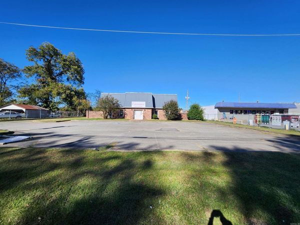 2309 E 6th Avenue, Pine Bluff, AR 71603