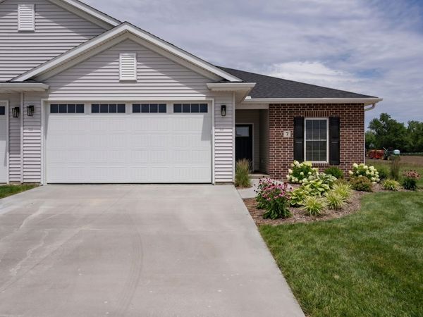 7 FRANK Court, Leclaire, IA 52753