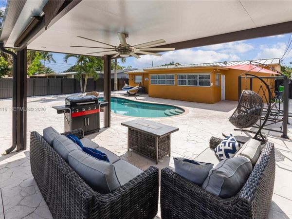 6541 NW 24th St, Sunrise, FL 33313