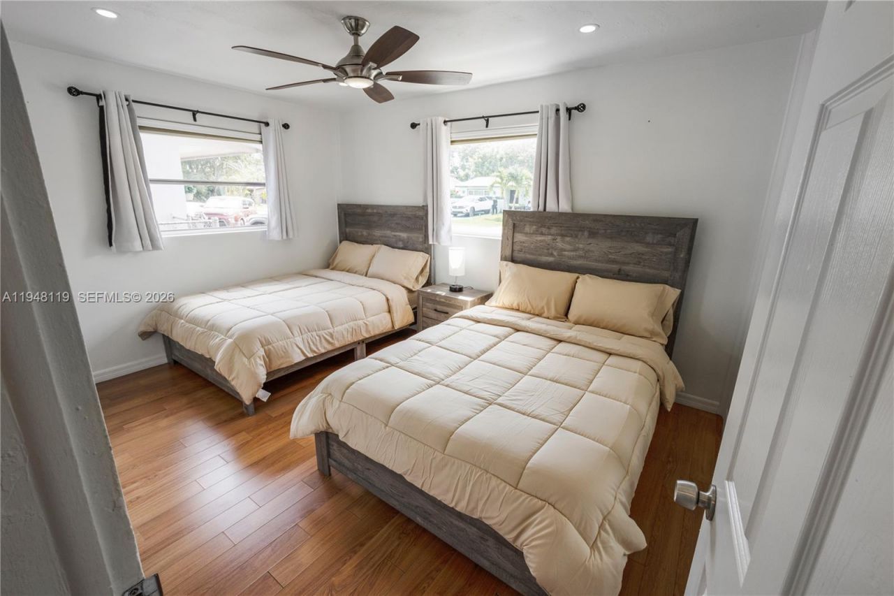 6541 NW 24th St, Sunrise, FL 33313 Photo