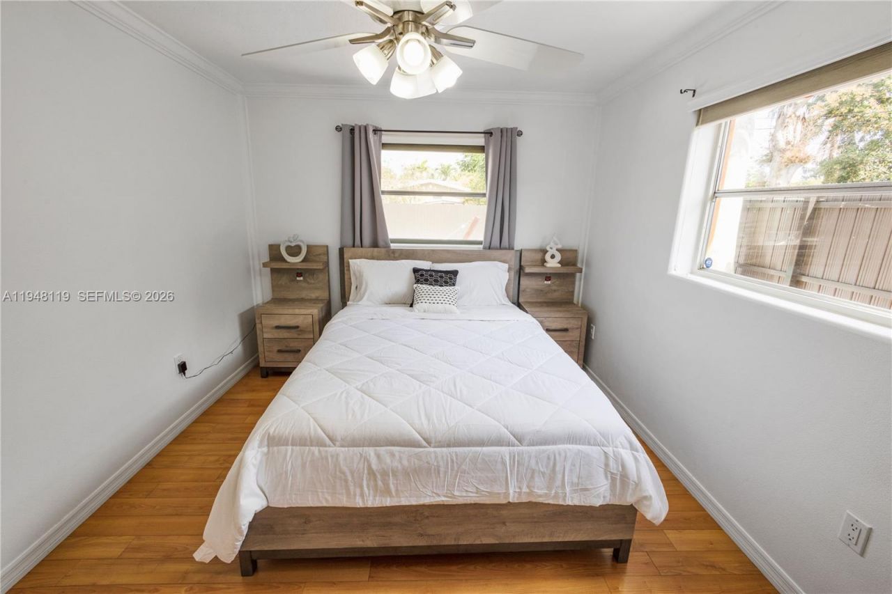 6541 NW 24th St, Sunrise, FL 33313 Photo