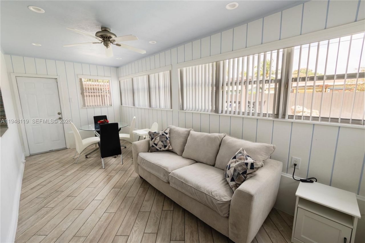 6541 NW 24th St, Sunrise, FL 33313 Photo