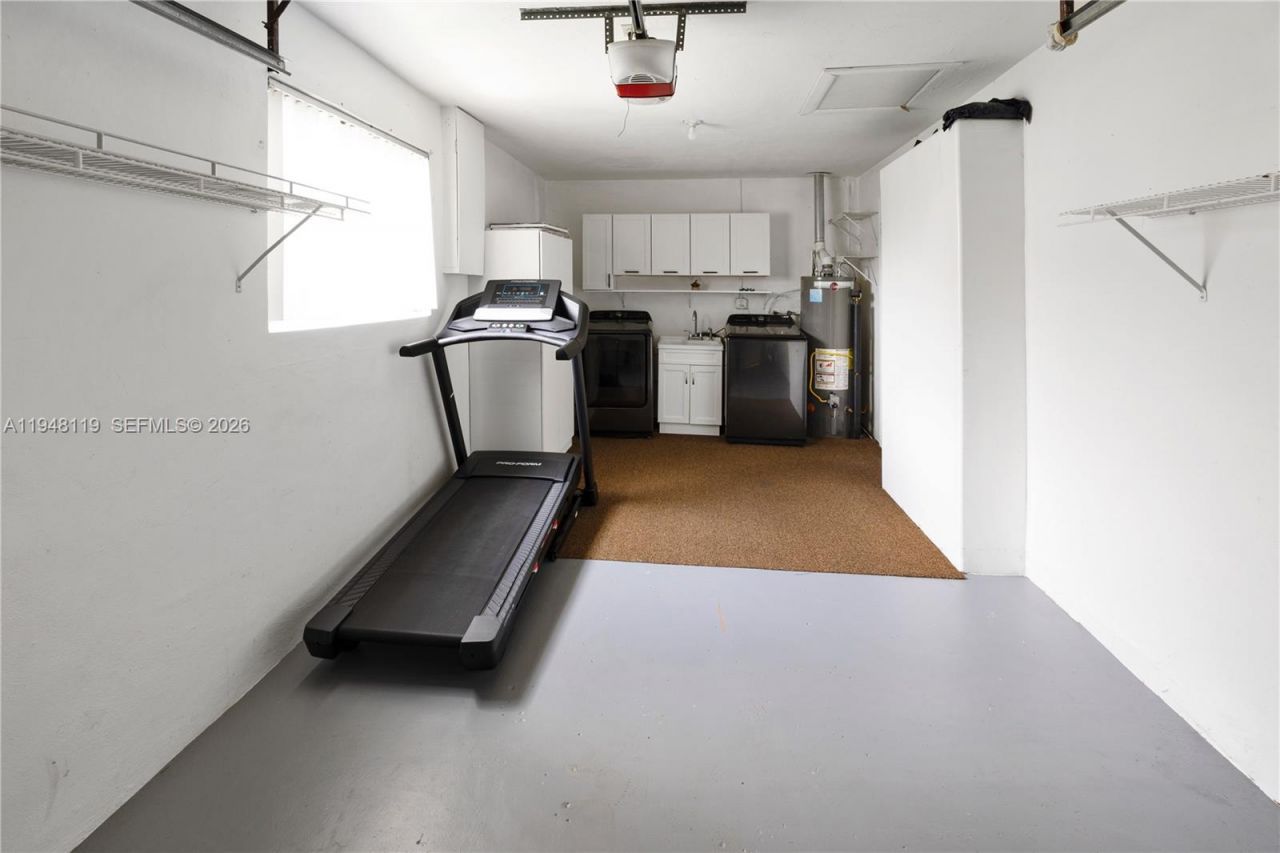 6541 NW 24th St, Sunrise, FL 33313 Photo