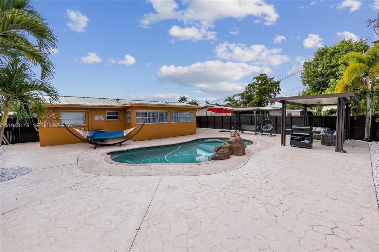 6541 NW 24th St, Sunrise, FL 33313 Photo