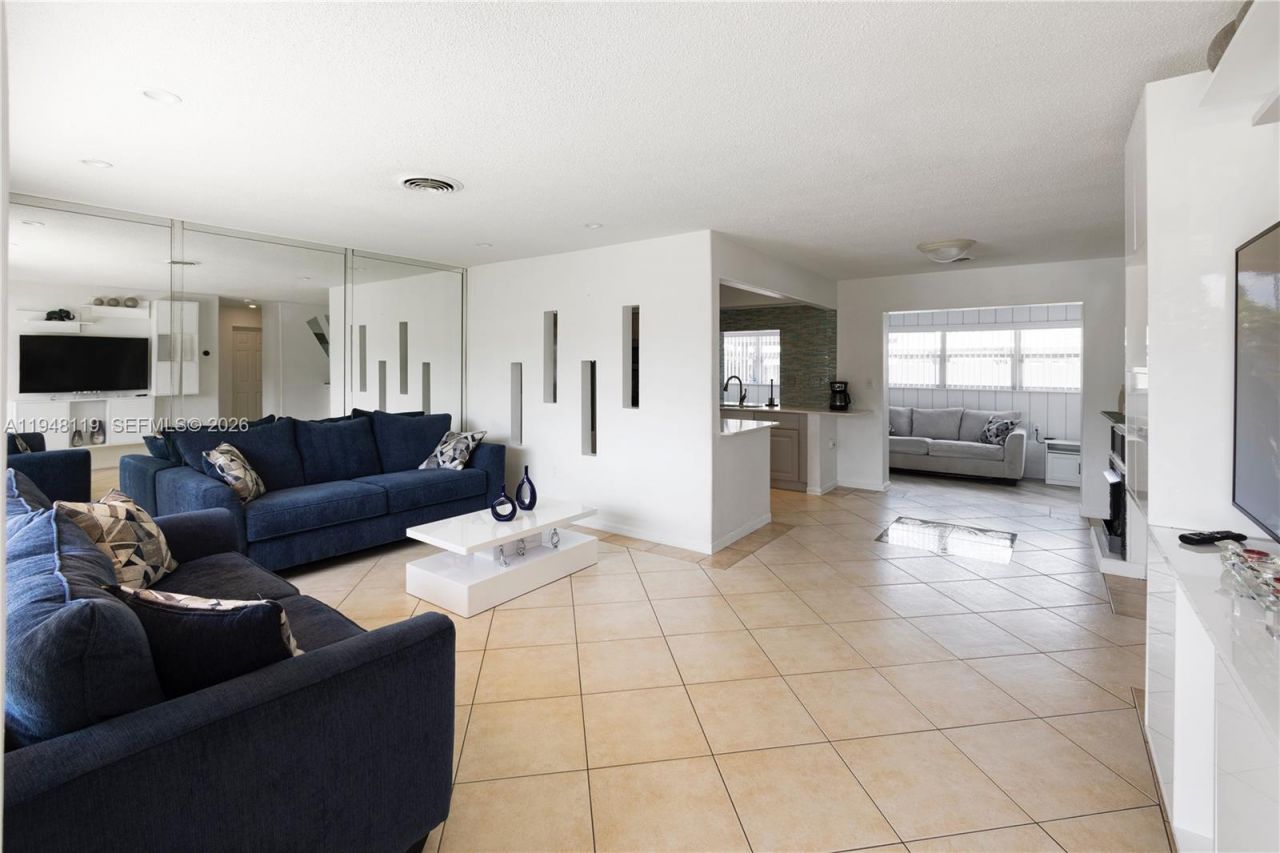 6541 NW 24th St, Sunrise, FL 33313 Photo