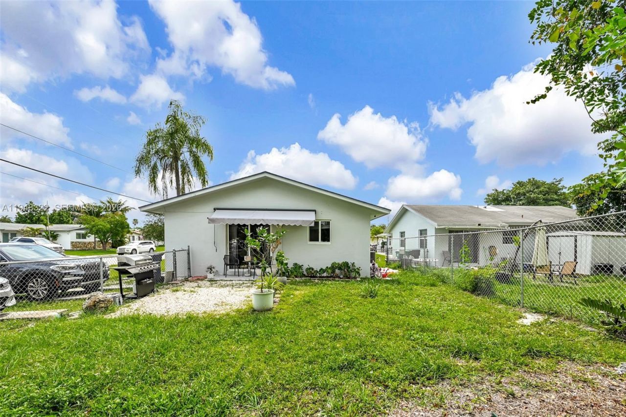 8780 SW 200th Ter, Cutler Bay, FL 33189 Photo